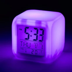 Réveil cube LED multicolore à piles 7,8x7,8x7,8cm*Gifi Sale